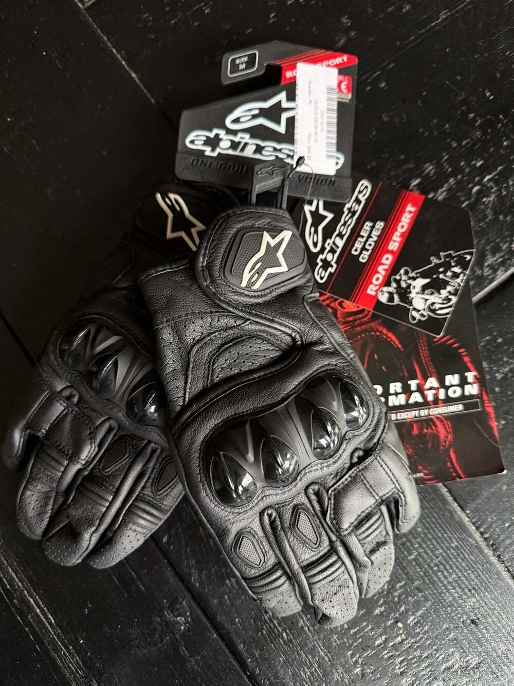 NWT! Alpinestars Celer V1 Gloves - Size M Black Leather Road Sport
